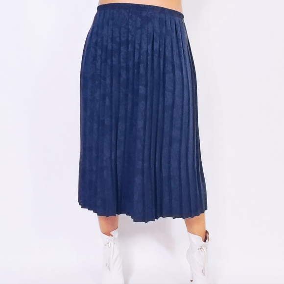 Pleated Floral Skirt - Picture 2 of 6